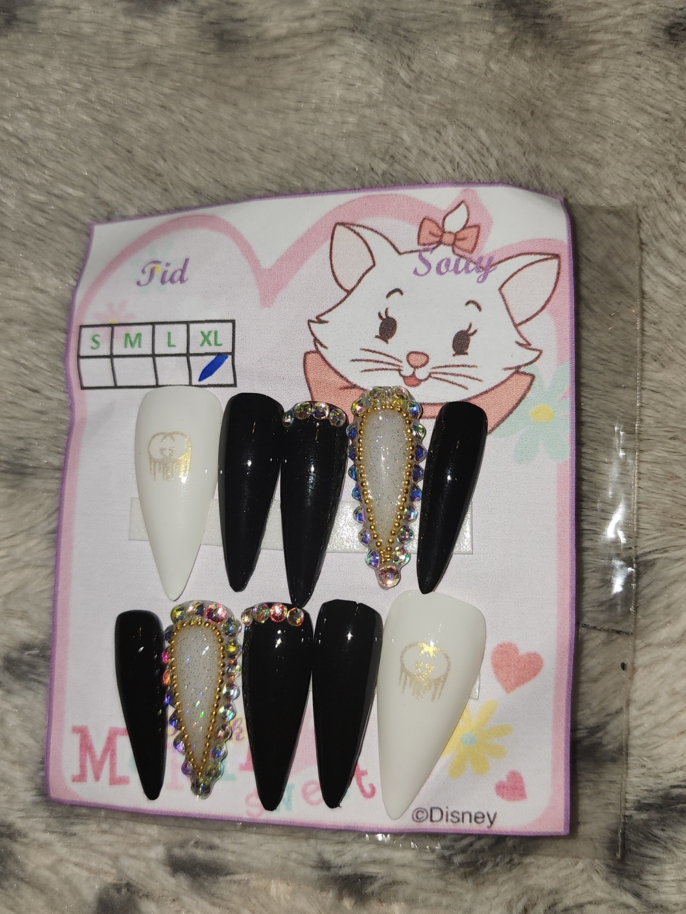 Fashiom Nails Black & White NWT Size XL